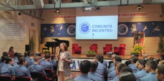 Il sottosegretario Rauti in visita alla comunità incontro ‘Scuola, vita e rinascita’