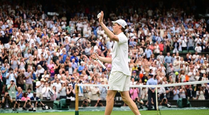 Sinner agli ottavi a Wimbledon, avanti anche Cobolli