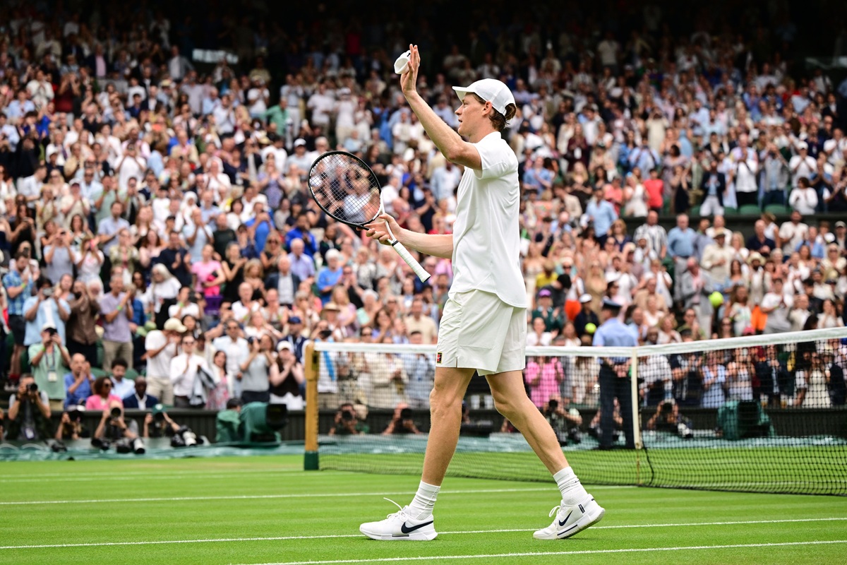 Sinner agli ottavi a Wimbledon, avanti anche Cobolli Sinner agli ottavi a Wimbledon, avanti anche Cobolli