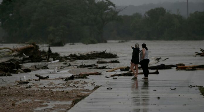 Alluvione in Texas, i morti salgono a 50. 28 le bambine disperse