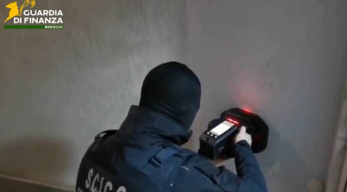 Traffico di droga, estradato dagli Emirati Arabi latitante albanese