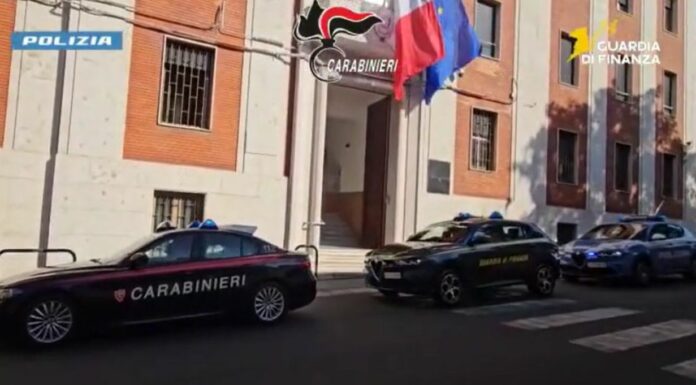 Traffico di droga ed estorsioni, maxi operazione a Reggio Calabria