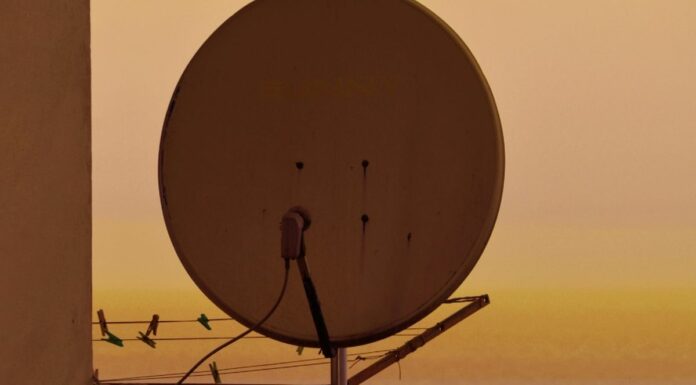 Tv in vacanza, il digitale cede il passo al satellite se segnale debole