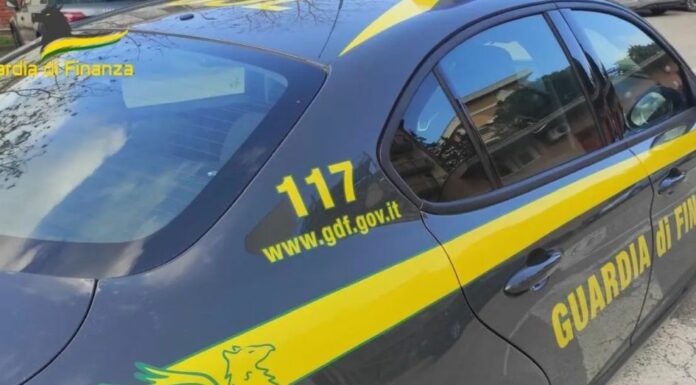 Sorrento, 16 misure cautelari nei confronti di ex sindaco e funzionari