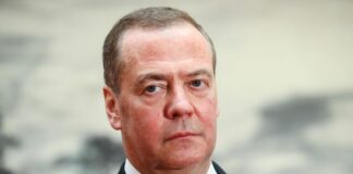 Medvedev “Ultimatum Trump? Teatrale”