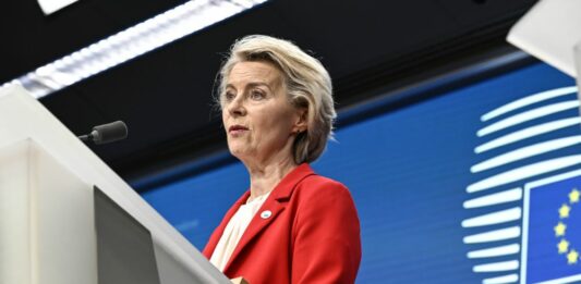 Ucraina, von der Leyen “Proposta Usa è un punto di partenza, vogliamo una pace giusta” / Video