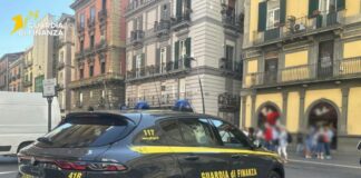 Napoli, lotta alla contraffazione. Sequestrati oltre 18 mila articoli