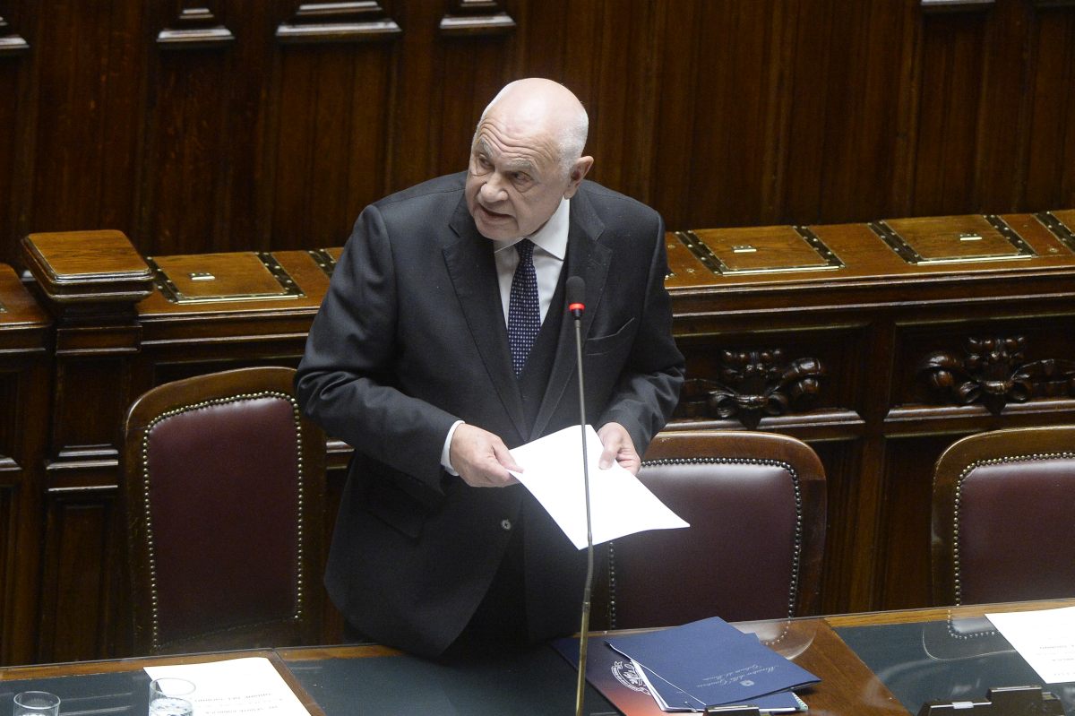 geronimo it spaccio-disostanze-stupefacentila-polizia-di-statoesegue-due-catture-arrestata-una-truffatrice-in-esecuzione-di-un-mandato-di-arresto-europeo-A63926 011