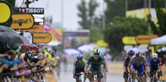 Secondo timbro al Tour per Milan, sprint vincente nella 17^ tappa