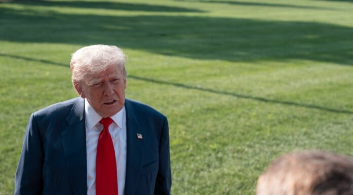 Trump “Macron sulla Palestina? Quello che dice non conta”