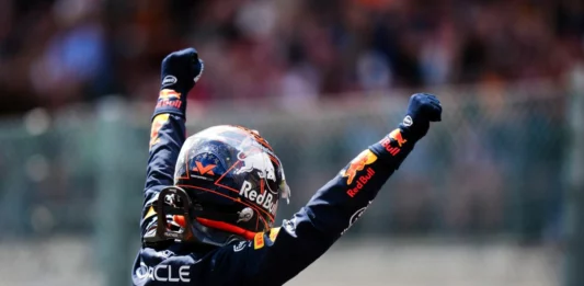 F1, Max Verstappen rinnova con la Red Bull sino al 2030