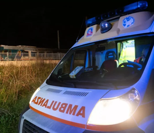 Incidente stradale sulla SS682 nel Reggino, morti il padre e le figlie di 14 e 8 anni