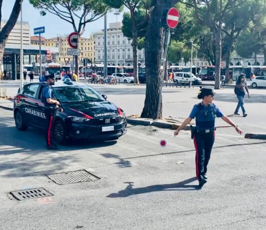Controlli dei Carabinieri nel centro storico di Roma, 5 arresti per furti e rapine