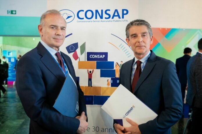 Da sinistra, Vincenzo Sanasi d'Arpe, Amministratore Delegato di Consap, e Sestino Giacomoni, Presidente di Consap