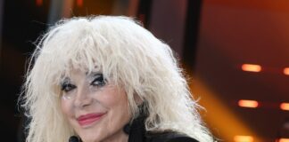 Da “Splendido splendente” a “Kobra”, i 70 anni di Donatella Rettore