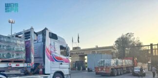 عبور 6 شاحنات إغاثية سعودية جديدة إلى غزة