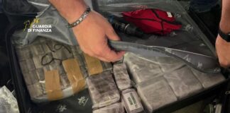 70 kg di hashish nascosti in auto a Palermo, arrestati 4 “corrieri”