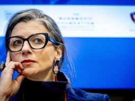 Firenze, rinviato il voto per la cittadinanza onoraria a Francesca Albanese: “Non ci sono le condizioni”