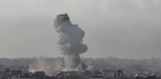 Gaza, fonti israeliane “Hamas vuole l’accordo, risposta positiva a breve”. Nuovi raid, altri 17 morti