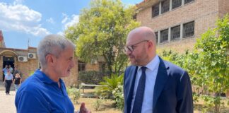 Fontana visita il carcere di Rebibbia “Grato alla polizia penitenziaria” / Video