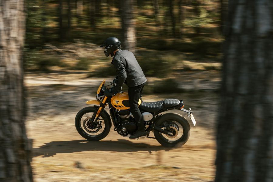 Nuova Triumph Scrambler 400 XC, sportiva pronta a tutto