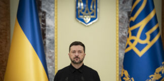 Ucraina, Zelensky “Nella notte un nuovo attacco russo, danno la caccia alle persone per intimidirci”