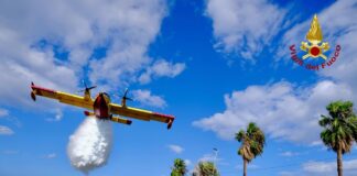 Ripresi i voli all’aeroporto di Catania, domato l’incendio nelle vicinanze dello scalo