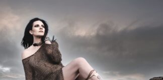 Laura Pausini, dal 12 settembre “La mia storia tra le dita” cantata in tre lingue