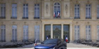 Renault Rafale Presidentiel, vettura ad hoc per l’Eliseo