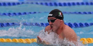 Simone Cerasuolo medaglia d’oro nei 50 rana ai Mondiali di Singapore