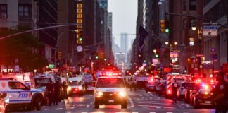 Sparatoria a New York in un grattacielo di Manatthan, 5 morti: morto anche l’attentatore