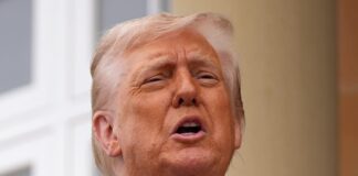 Trump “I dazi stanno rendendo l’America di nuovo grande e ricca”