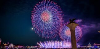 Il voto di Venezia per la Festa del Redentore, tra la fede e un cielo di colori