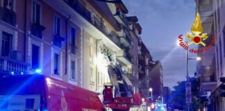 Un incendio divampa in un appartamento nel torinese, morta una ragazza di 28 anni