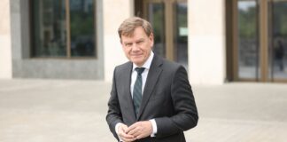 Germania, media “Convocato l’ambasciatore dell’Iran a Berlino dopo l’arresto di una presunta spia”