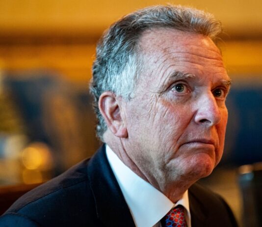 Ad Abu Dhabi è iniziato il trilaterale Russia-Ucraina-Stati Uniti “I colloqui dovrebbero durare due giorni”