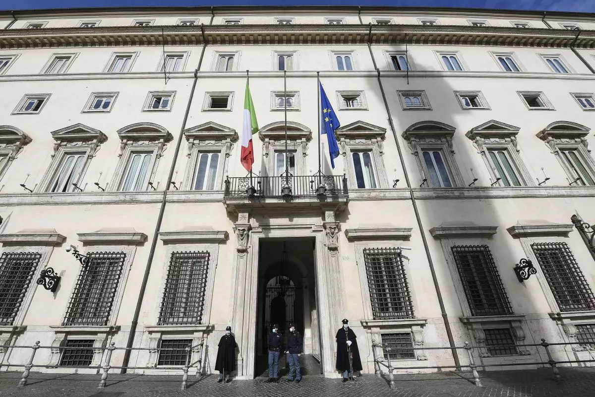 geronimo it si-d-fuoco-in-tribunale-la-salva-un-avvocato-A5878 009