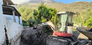 A Stromboli via ai lavori di rimozione di massi e fango dei torrenti dopo i nubifragi
