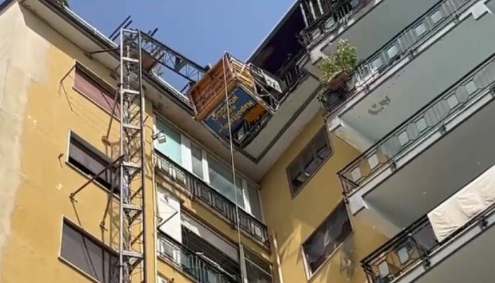 ponteggio crolla a napoli tre operai morti FOTO VERNA XC9