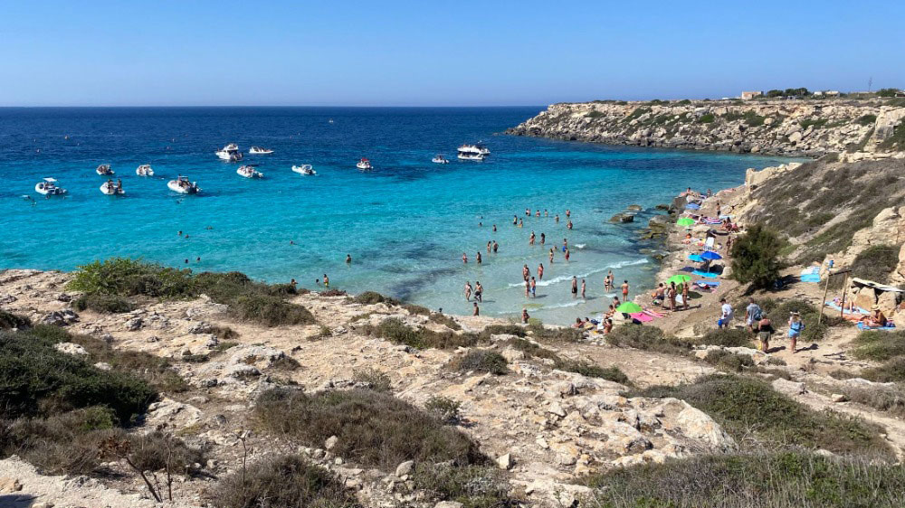 scogliera Cala Azzurra