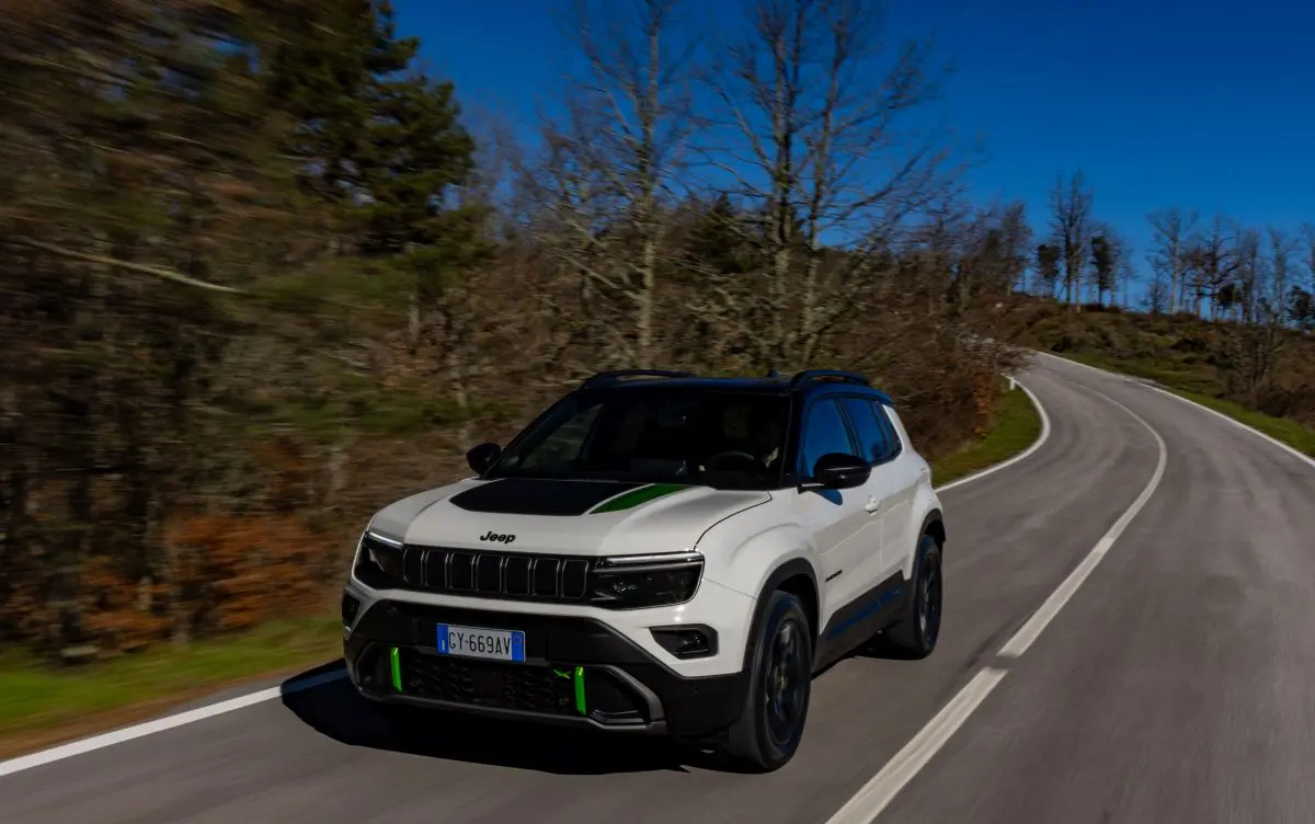 Jeep Avenger domina ancora il mercato SUV italiano