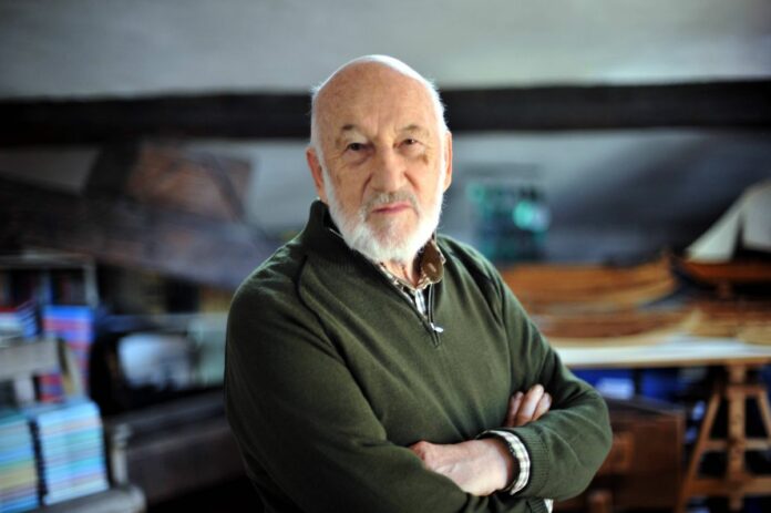 GIANNI BERENGO GARDIN FOTOGRAFATO NELLA SUA CASA E I SUOI OGGETTI PREFERITI