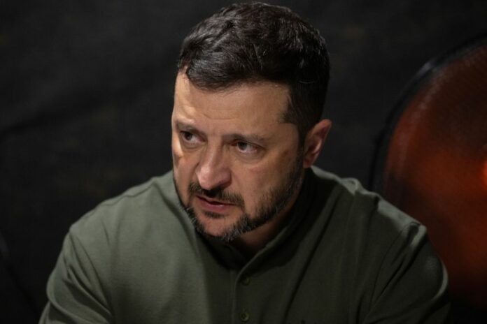 Ucraina, il presidente Zelensky visita Kharkiv