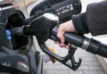 Caro carburanti, il Cdm proroga il taglio delle accise sul gasolio fino al 25 agosto. Meloni “Provvedimenti importanti”
