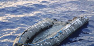 Barca con migranti si ribalta a Lampedusa, ci sono vittime