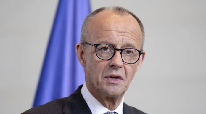 Merz “No a modifica confini con la forza in Ucraina”