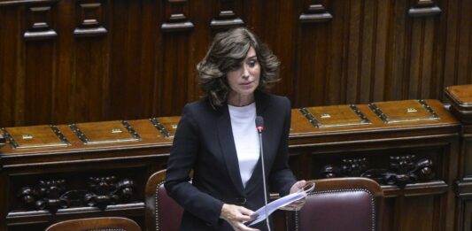 Università di Bologna, Bernini “Togliere l’opportunità a degli allievi ufficiali di frequentare in divisa è una follia”