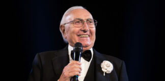 Addio a Pippo Baudo, camera ardente al Teatro delle Vittorie. I funerali mercoledì a Militello