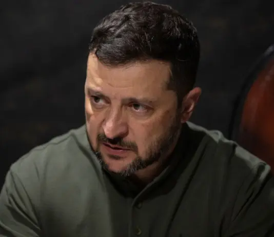 Ucraina, nuovi attacchi russi nella notte. Zelensky “Mosca preferisce il terrore alla diplomazia”