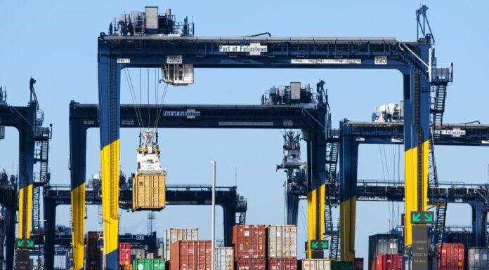 A giugno surplus commercio estero area euro in calo